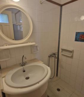 Ormos Korthiou Apartment | The well