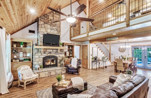 Smithville Other | The White Oak Cabin | Adults-Only Mountain Retreat