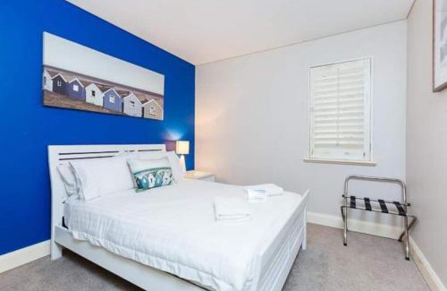 Scarborough Apartment | The White Pearl Apartment Direct Ocean Views Top Floor