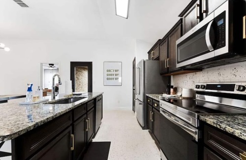 Lubbock House | The Wild Tumbleweed-NEW & Near Parks