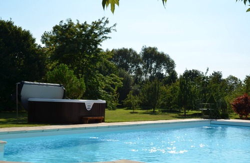Nambsheim House | The Workshop, Luxury Cottage, Pool, Jacuzzi near Colmar Wine Route