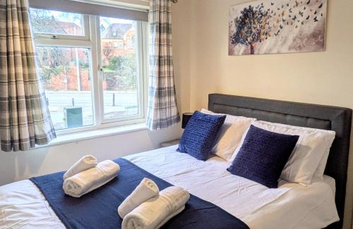 Shrewsbury House | Theatre Severn Town House, Parking & Quarry Views