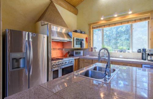 Eureka House | Therriault Pass Sanctuary - 6ppl