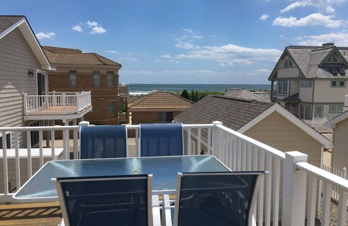 Stone Harbor House | Third from the beach- Ocean and Beach Views !