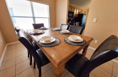 Solana Resort | This 5 bedroom private rental villa is on the gated Davenport community of Solana, close to Disney and all other Orlando attractions.