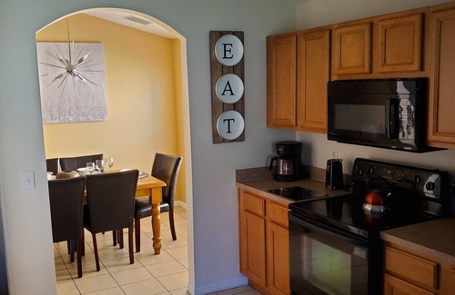 Solana Resort | This 5 bedroom private rental villa is on the gated Davenport community of Solana, close to Disney and all other Orlando attractions.