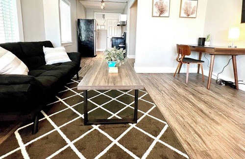 Central City Apartment | This apartment is a 0 bedroom(s), 1 bathrooms, located in Corpus Christi, TX.