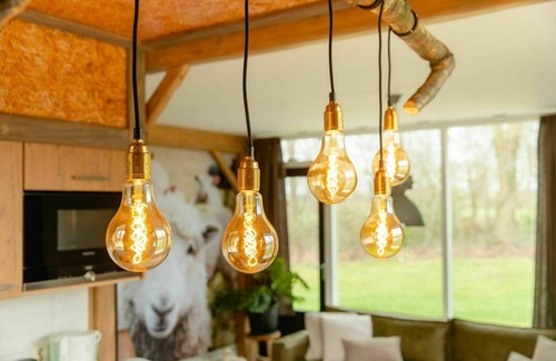 Zuna Cabin | This bungalow has everything you need for a holiday with your baby and children. From a baby room en suite to a bubble tub