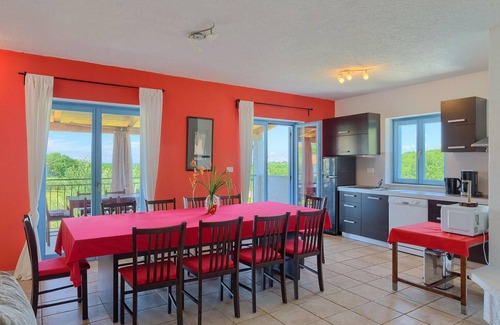 Mugeba House | This charming country villa is the ideal place for a family vacation.