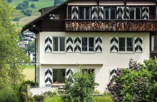 Flims Apartment | This cozy apartment (approx. 95m2) is located in house Collina built in 1927.