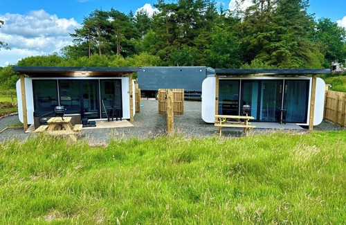 Coleraine Apartment | This dome house is a 2 bedroom(s), 2 bathrooms, located in Causeway Coast and Glens, Northern Ireland.