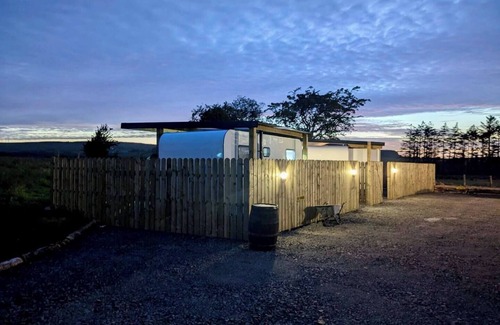 Coleraine Apartment | This dome house is a 2 bedroom(s), 2 bathrooms, located in Causeway Coast and Glens, Northern Ireland.