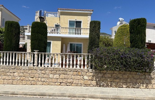Peyia Town Villa | This Gorgeous Villa is modern and well equipped to ensure a wonderful holiday.