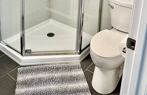 Reston Apartment | This guest suite is a 1 bedroom(s), 1 bathrooms, located in Reston, VA.