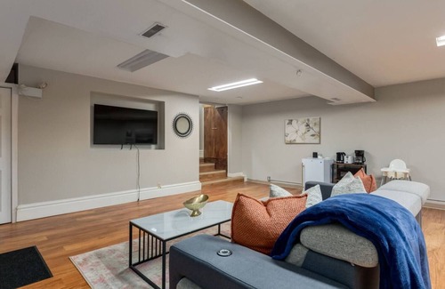 Crescent Heights House | This house is a 3 bedroom(s), 2.5 bathrooms, located in Calgary, AB.