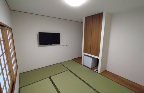 Ayagawa House | (This inn is not a single building rental.) It is a quiet inn with a blend of Japanese and Western styles. English, Chinese, Taiwanese, and Japanese available Only guests 16 years of age or older may stay. Limited to 3 persons