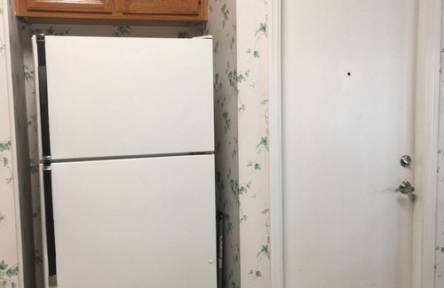 Mount Dora House | This Mt Dora home is ready for you! Fireplace/Front Porch Swing/Internet