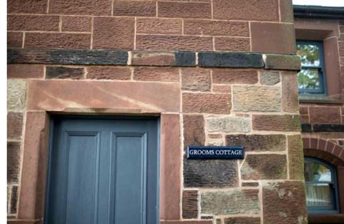 Wirral House | Thornton Manor - Holiday Cottages and Apartments