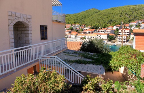 Brna Apartment | Three bedroom apartment near beach Brna, Korčula (A-147-a)