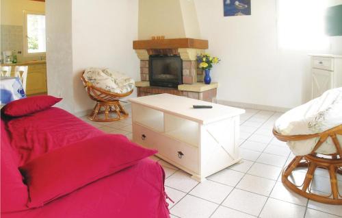 La Tranche-sur-Mer House | Three-Bedroom Holiday Home In La Tranche Sur Mer