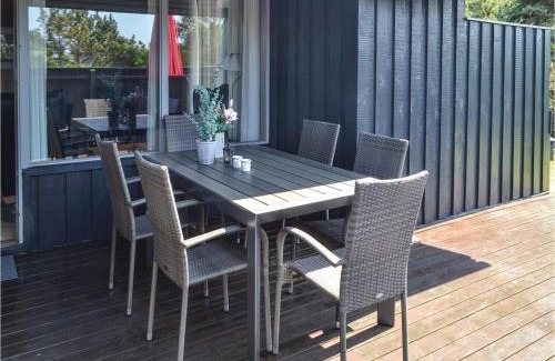 Bjerregaard House | Three-Bedroom Holiday Home In Hvide Sande