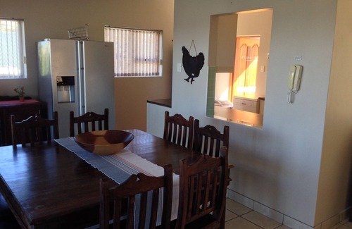 Kleinmond House | Three-Bedroom Holiday House - Picolla Bocca Villa