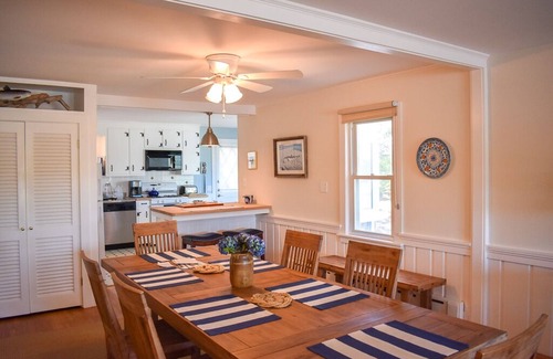 South Dennis House | Three bedroom home sleeping 8 on the water's edge of Swan River