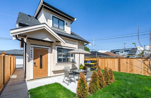 Killarney Villa | Three bedrooms new laneway house near public transit & FIFA training site