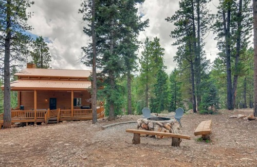 Meadow View Heights Cabin | Three level cabin with Hot Tub