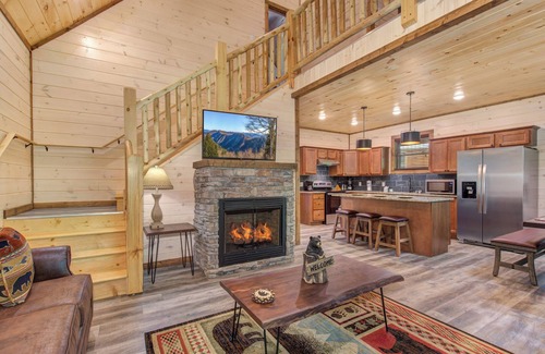 Gatlinburg - Pigeon Forge Cabin | Three Little Bears