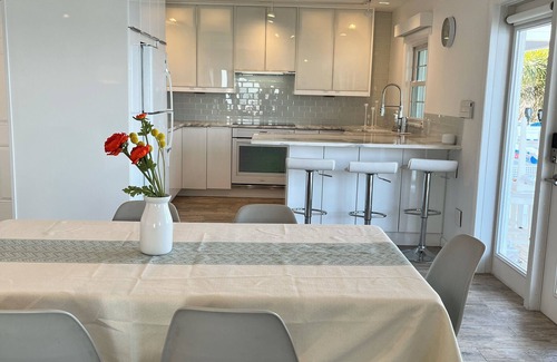 Coquina Key Condo | Three Little Birds Nest. Island smart-home, luxury finishings and bedding,