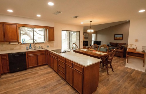 Utopia House | Three Oaks Property