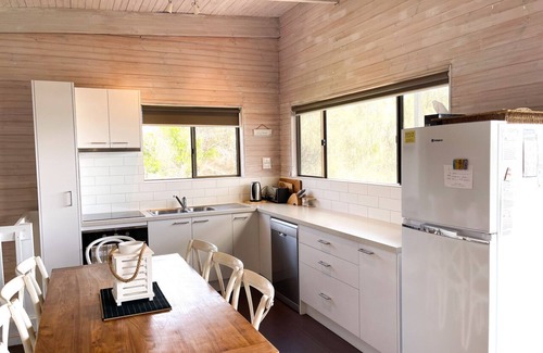 Waterhouse House | Three Sisters - 12 O'Byrne Avenue