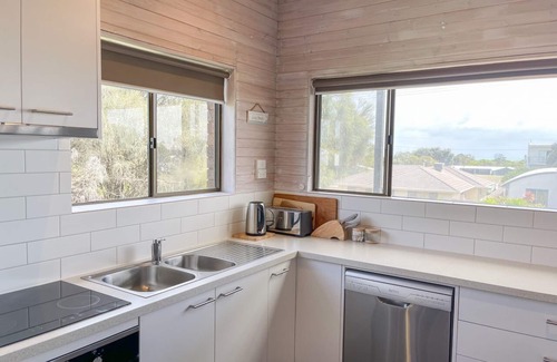 Waterhouse House | Three Sisters - 12 O'Byrne Avenue