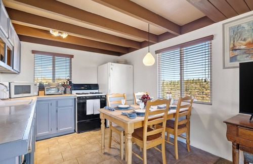 Prescott Ski Chalet | Thumbe Butte Vacation Rental | 2-BR Chalet in the Mtns, Pup Friendly, Prescott | Incredible Mtn Views 5min to Wsky Row