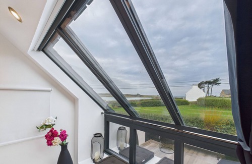 Plouguerneau Ski Chalet | Ti Venan - House facing Ile Venan for 2 people