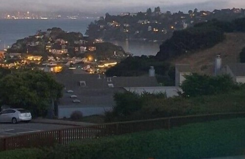 Belvedere Tiburon Condo | Tiburon apartment with San Francisco Skyline viewn