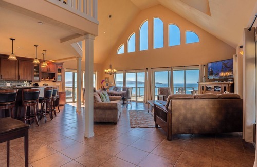 Dillon Beach House | TidePool~Relaxing Coastal Getaway! Walk to Beach!Decks!HtTb/GmRm/PupOK/WiFi