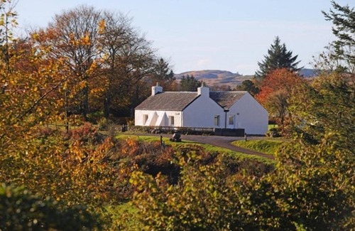 Benderloch Cottage | Tigh Grianach - a cottage that sleeps 6 guests in 3 bedrooms