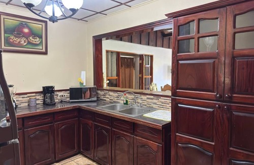 Tilaran House | Tilarán home Entire or private accommodation.