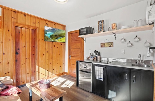 Colorado Springs Cabin | Timber Lodge Cabin 16