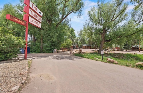 Colorado Springs Cabin | Timber Lodge Cabin 16
