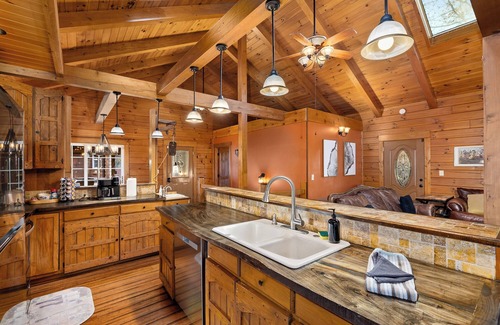 Butler Cabin | Timber Ridge Luxury Cabin – Your Ultimate Escape