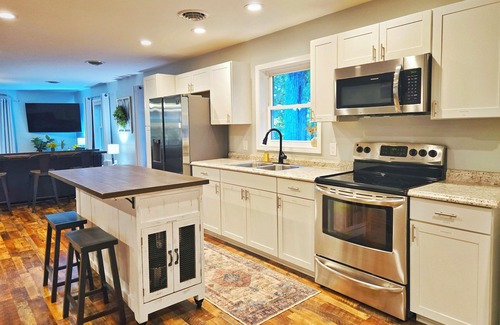 Forest House | Timber View Haven 10 Min LU & LYH Firepit Patio Playset