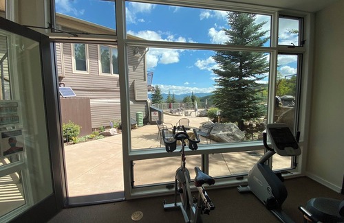 Snowmass Village Condo | 🌲Timberline 303 Studio Loft Standard ~ Hot Tub~Pool~WiFi~Ski-in/out~Local Shuttle🌲