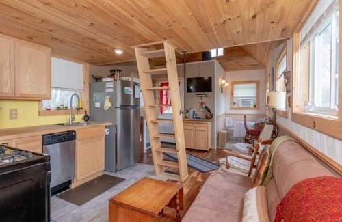 Jefferson Cabin | Tiny Cabin in The Catskill Mountains