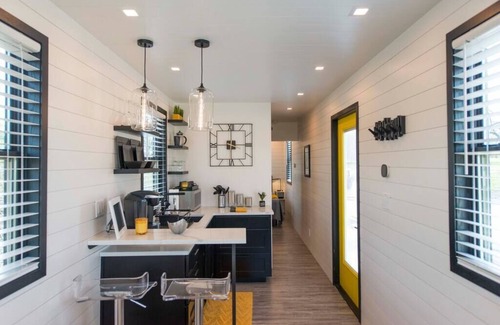 Waco Apartment | Tiny Container Home with Rooftop Deck