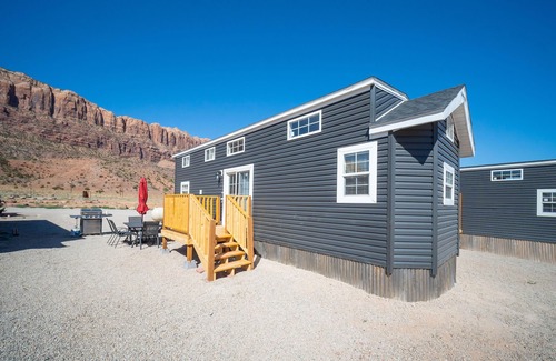 Moab South Valley House | Tiny Home #3 - Tiny Home #3 Funstays Redrock