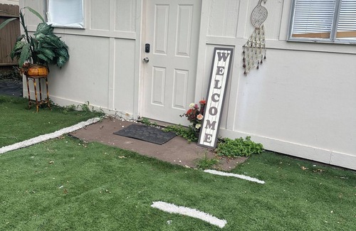 Sugar Land Cabin | Tiny home for short and long term also