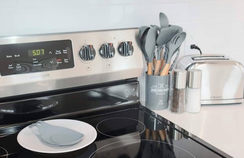 Centerton House | Tiny Home near MTB Trails, Wal-Mart HQ, Sleeps 6+